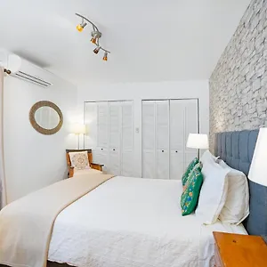 Accueil Chez Francois Montréal